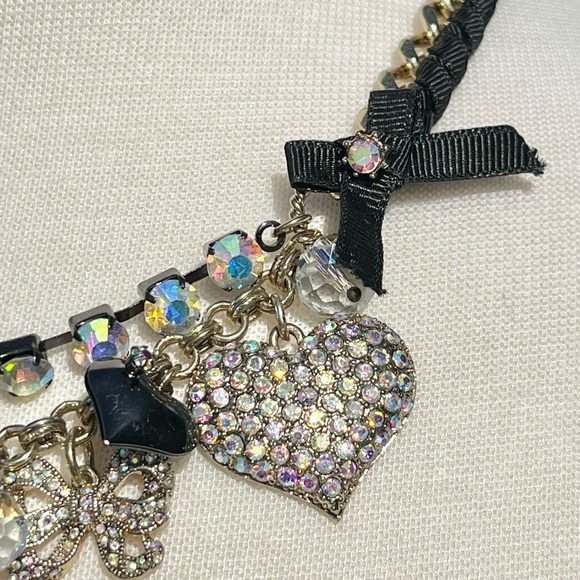 Betsey Johnson VINTAGE Y2K Gold Pavé Heart Necklace NEW - Picture 10 of 10